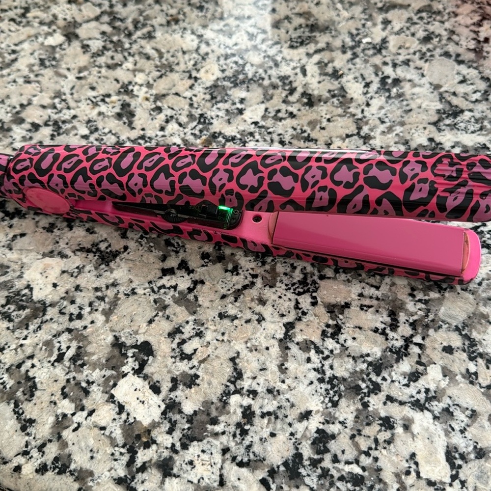 Very girly flat iron
